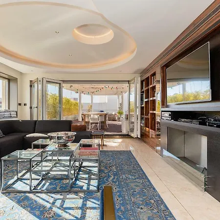 Valentino Penthouse - 450m2 Plus 200m2 Rooftop Daire