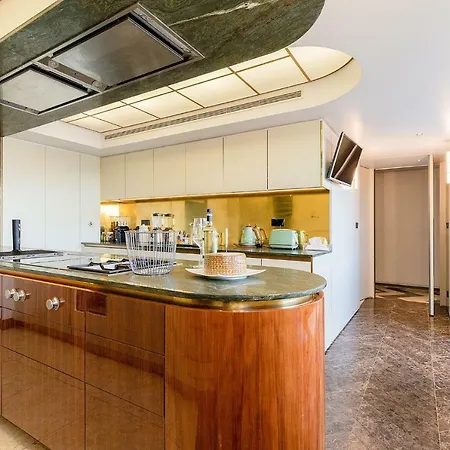 Valentino Penthouse - 450m2 Plus 200m2 Rooftop Daire *